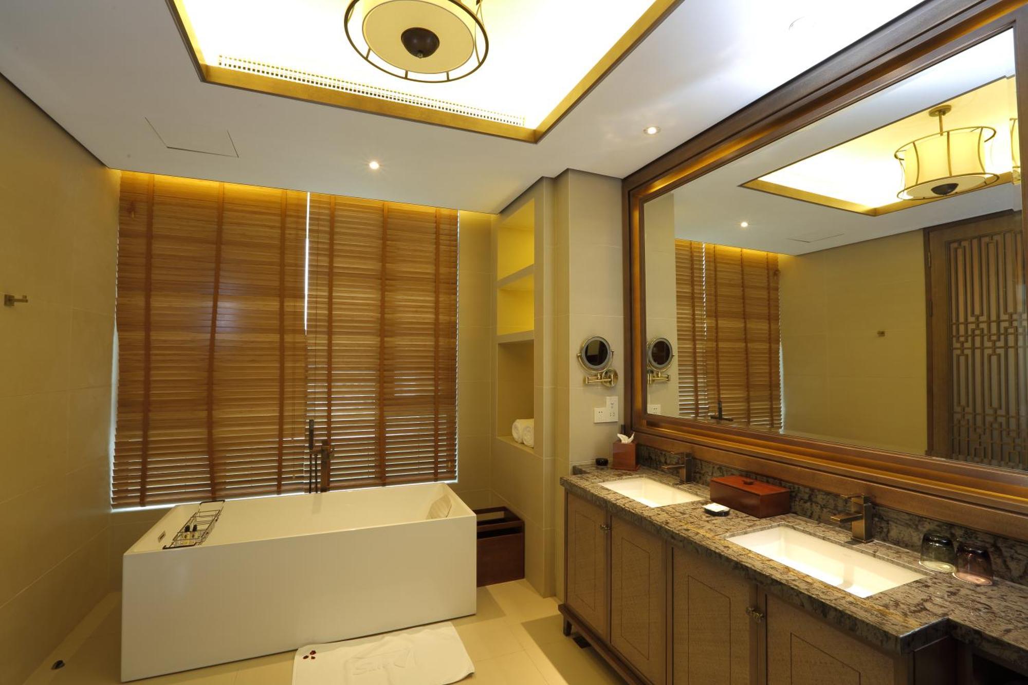 S&N Zhejiang Linhai International Hotel מראה חיצוני תמונה