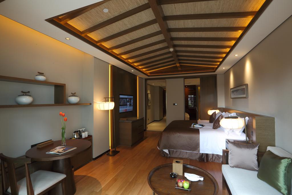 S&N Zhejiang Linhai International Hotel חדר תמונה
