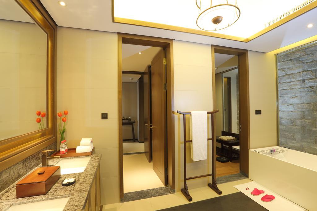 S&N Zhejiang Linhai International Hotel חדר תמונה