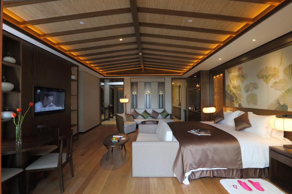 S&N Zhejiang Linhai International Hotel חדר תמונה