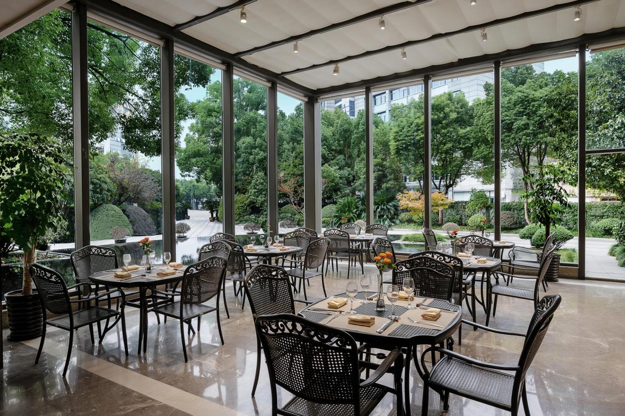 S&N Zhejiang Linhai International Hotel מראה חיצוני תמונה