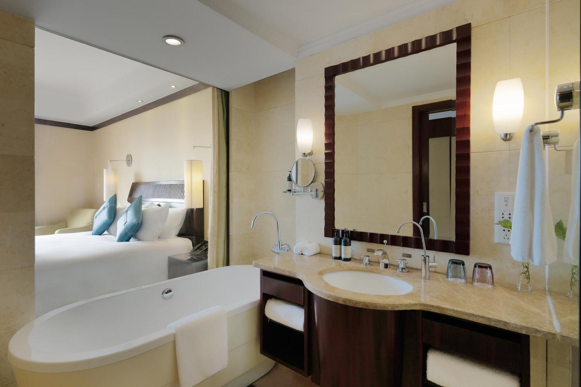 S&N Zhejiang Linhai International Hotel מראה חיצוני תמונה