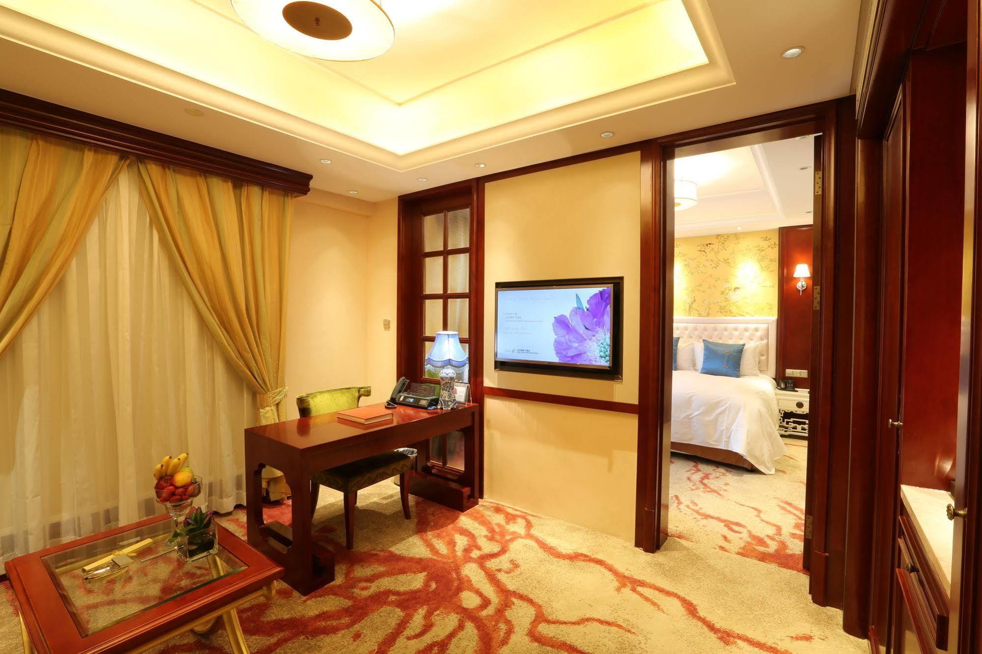 S&N Zhejiang Linhai International Hotel מראה חיצוני תמונה