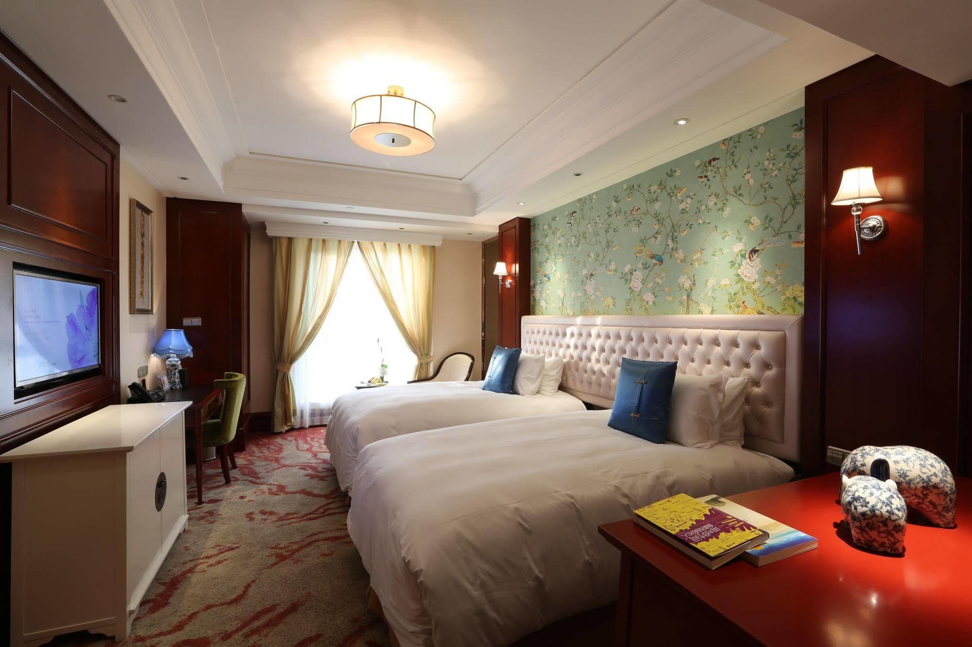 S&N Zhejiang Linhai International Hotel מראה חיצוני תמונה