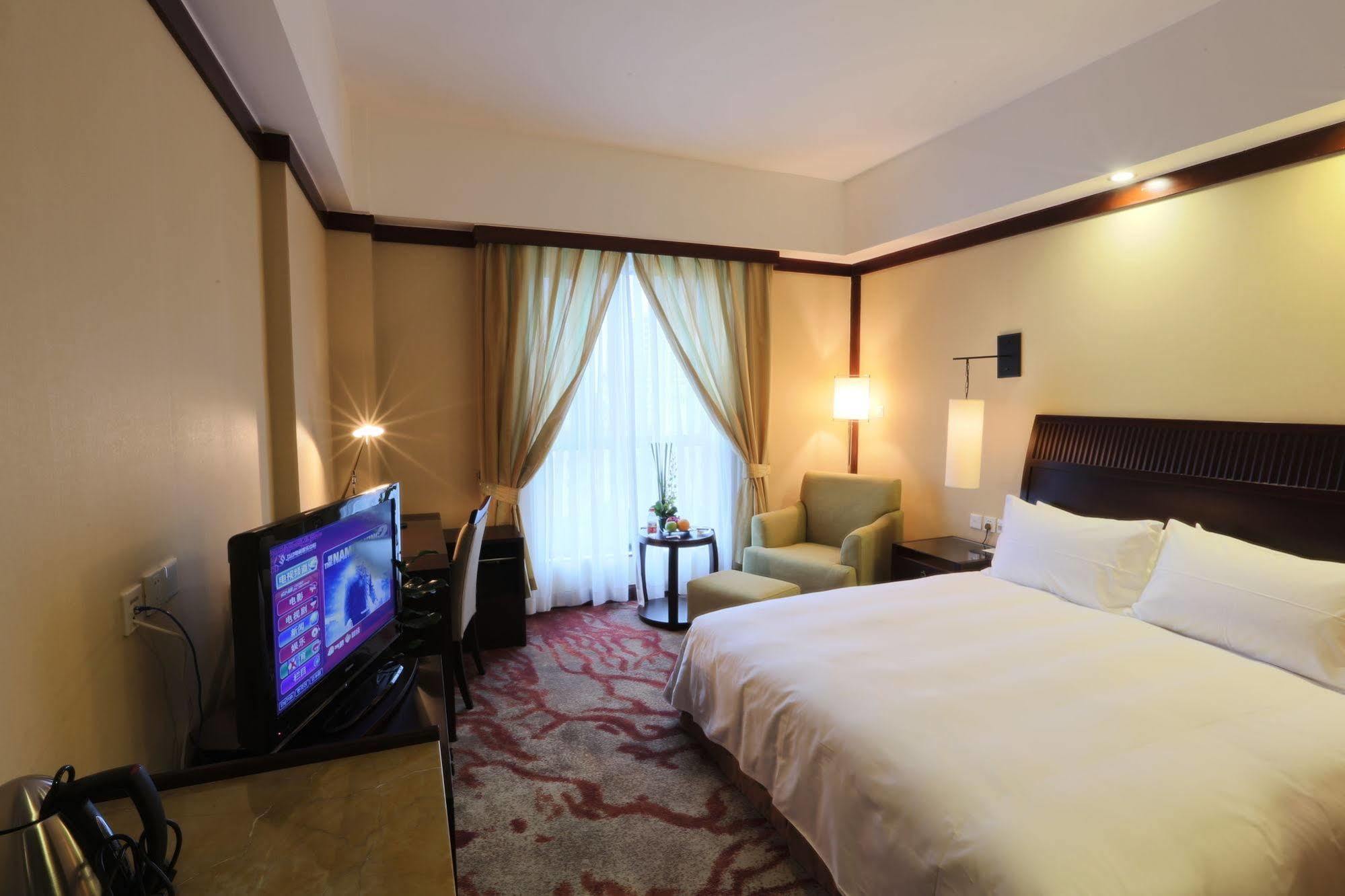 S&N Zhejiang Linhai International Hotel מראה חיצוני תמונה