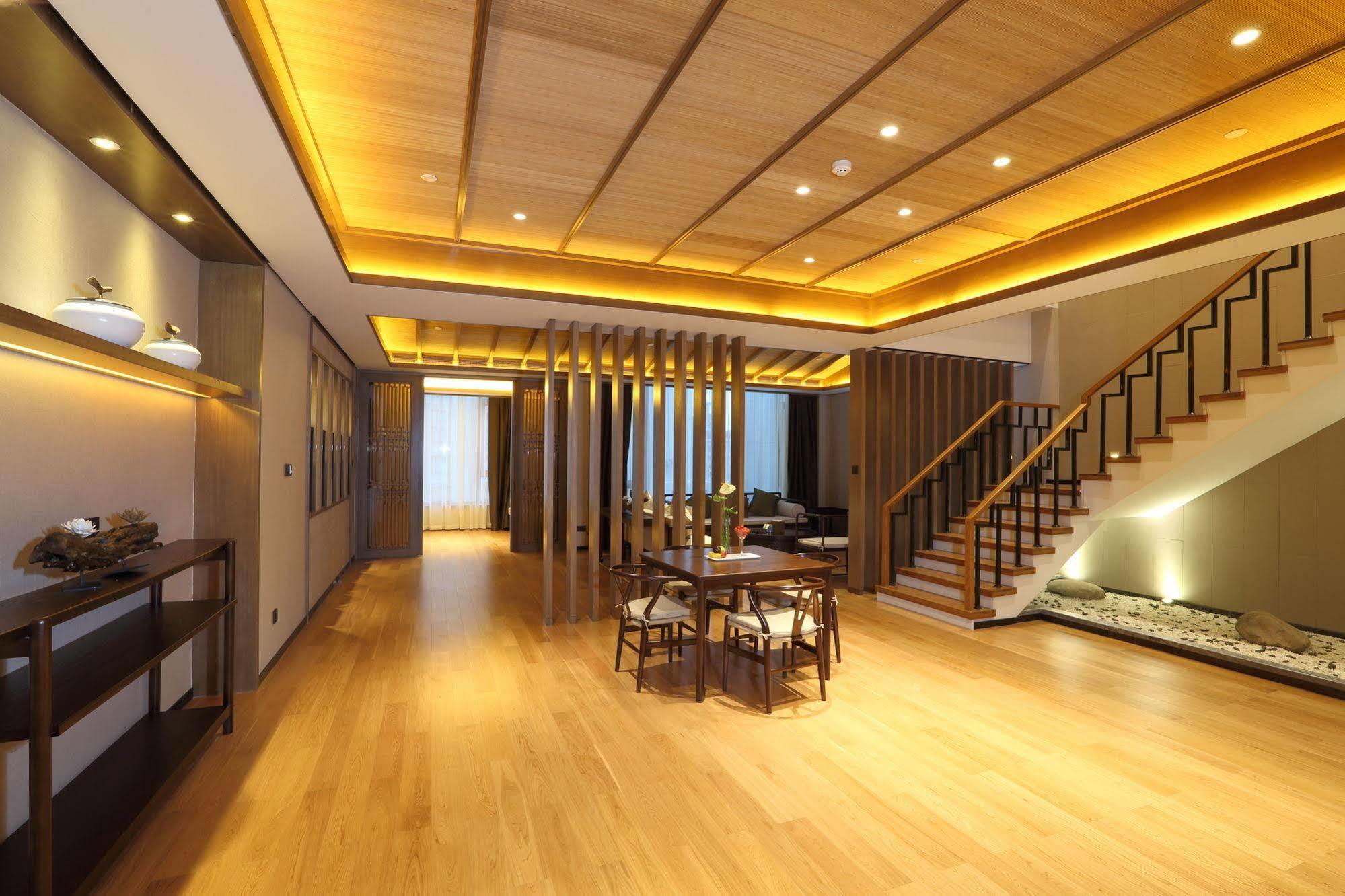 S&N Zhejiang Linhai International Hotel מראה חיצוני תמונה