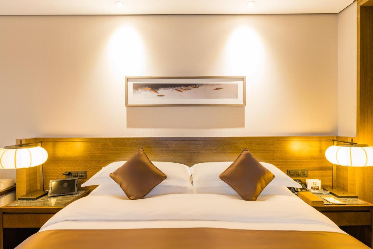 S&N Zhejiang Linhai International Hotel מראה חיצוני תמונה