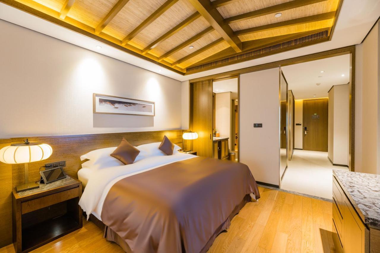 S&N Zhejiang Linhai International Hotel מראה חיצוני תמונה